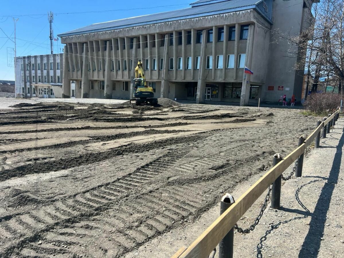 Площадь имени Ленина начали благоустраивать в Палане на Камчатке