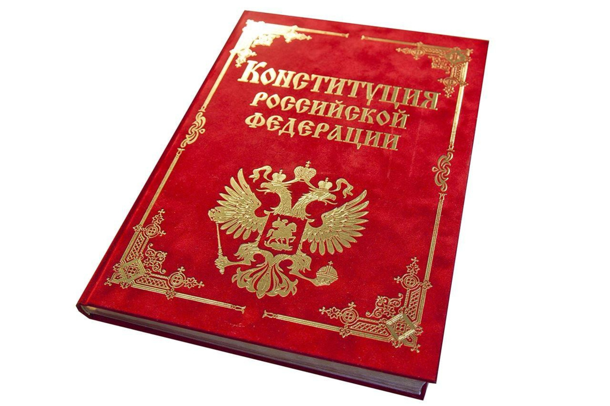 Активная молодежь Камчатки продолжает голосовать по вопросу поправок в Конституцию РФ.