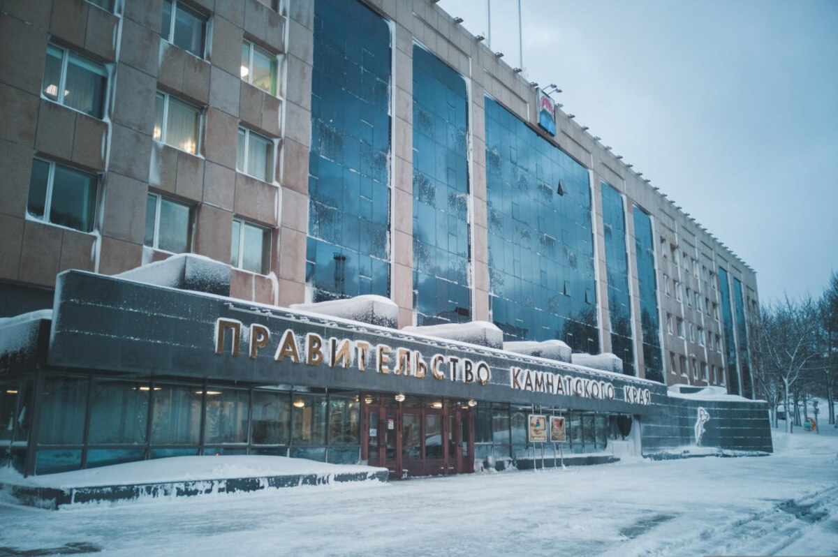 Девять ски-альпинистов, выживших при сходе лавины на Камчатке, серьезных травм не получили 