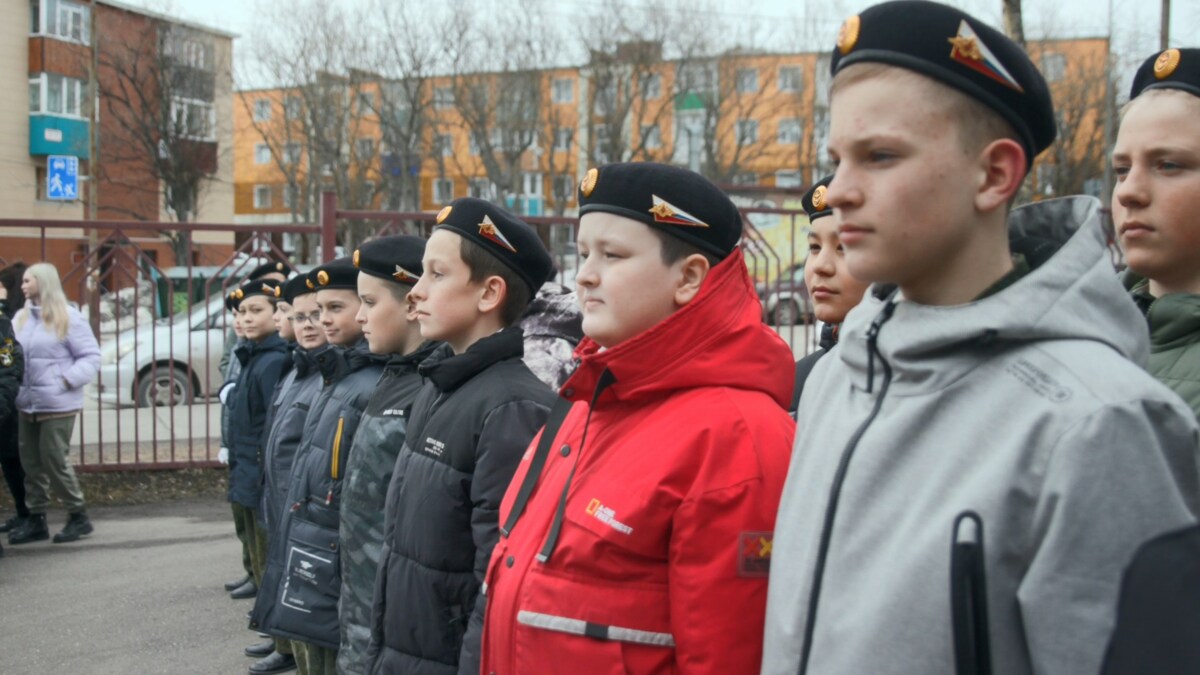 В школах Камчатки будут поднимать государственный флаг в начале каждой учебной недели 