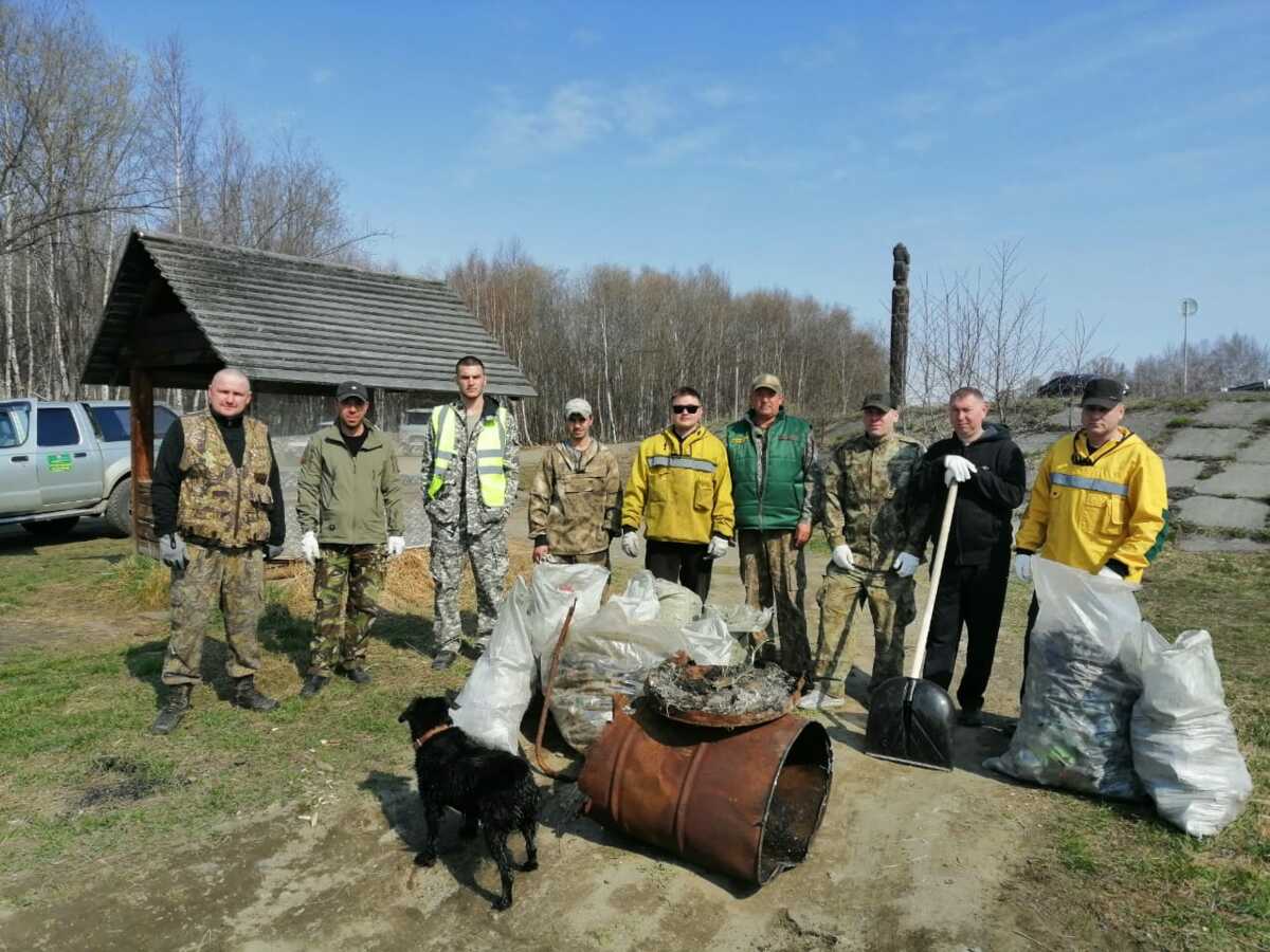 Мильковские лесники расчистили от мусора три места массового отдыха граждан
